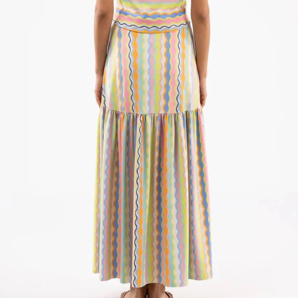 Smith & Quinn Faye Skirt in Summer Spritz color pattern. Size S - Picture 2 of 3